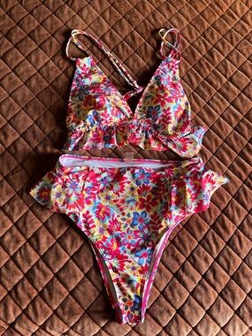 Sporlike Women’s High Waisted Pink Floral Ruffle accent vneckbikini 2pc swimsuit